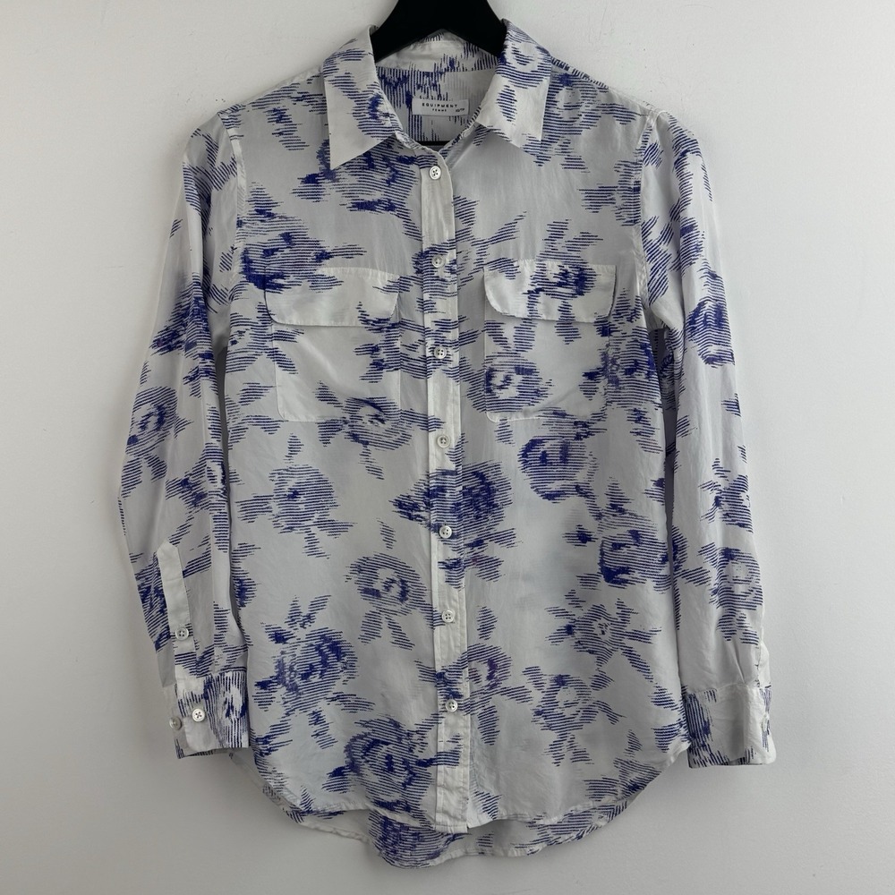 Equipment Femme Button Up Shirt Womens XS Blue Silk Floral Collared Long Sleeve